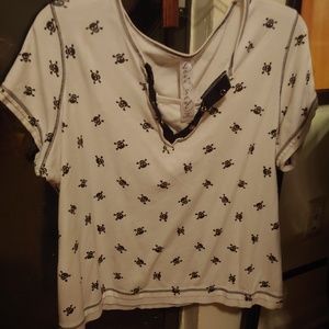 Skull designed low neck t shirt